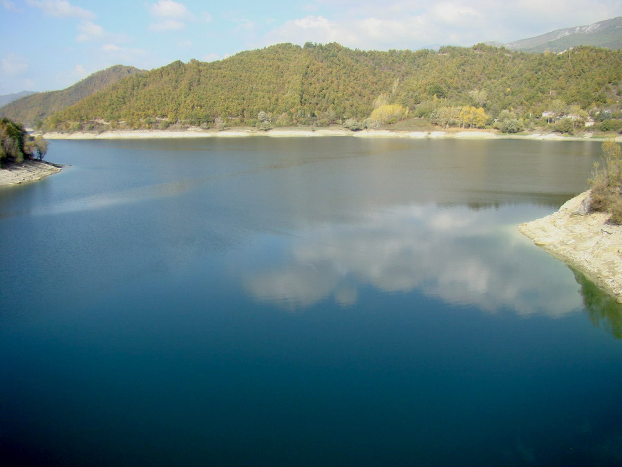 Un giro intorno al Lago del Salto
